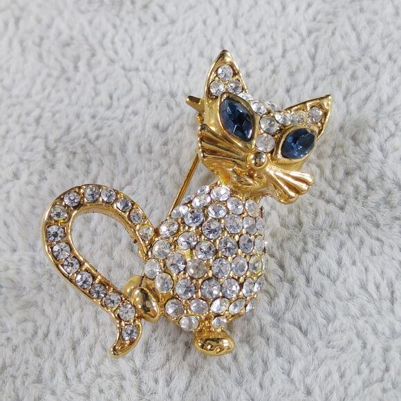 Rhinestone Cat Blue Eyes Brooch, Gold Plated, 1960s Vintage Jewelry - Picture 10 of 10